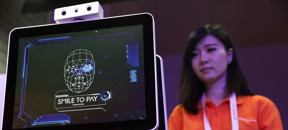 16-Alibaba-facial-recognition-smile-to-pay-2
