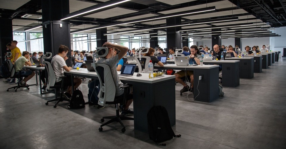 How to manage staff when you are not in the store