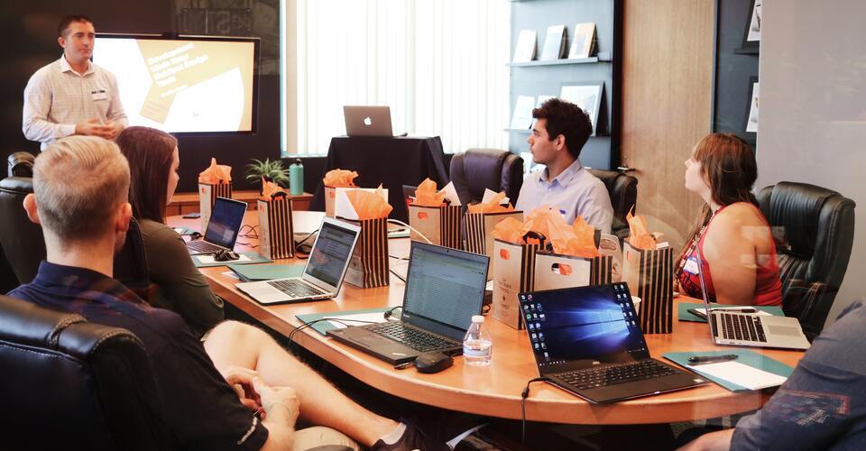 How To Train Staff For A Successful Omnichannel Business